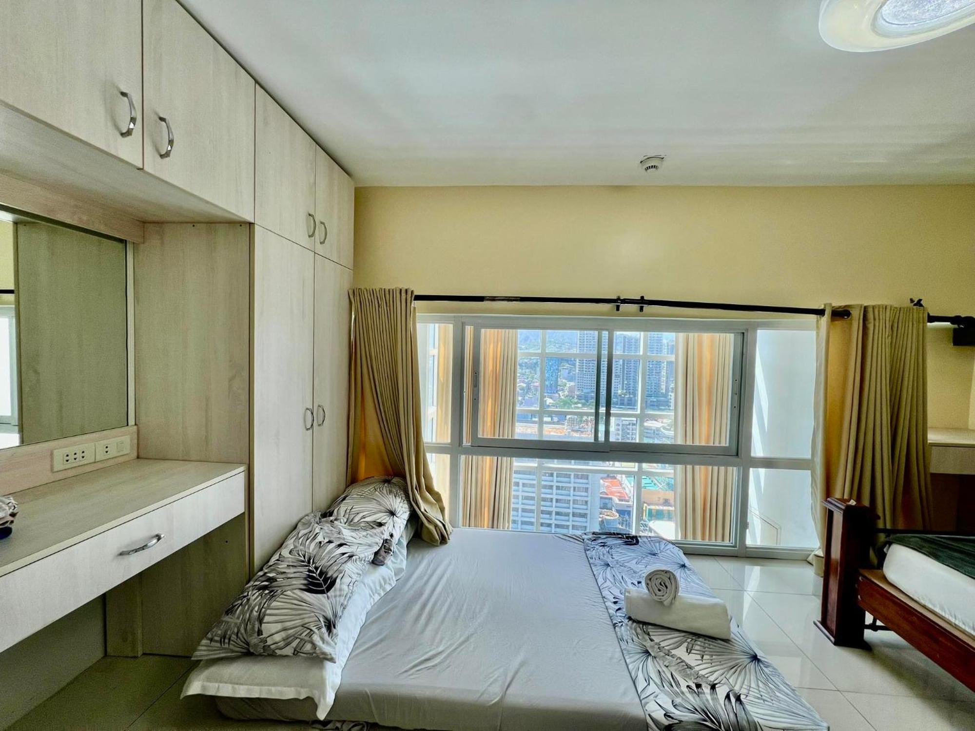 סבו 2 Bedroom Condo Unit With City And Mountain View מראה חיצוני תמונה